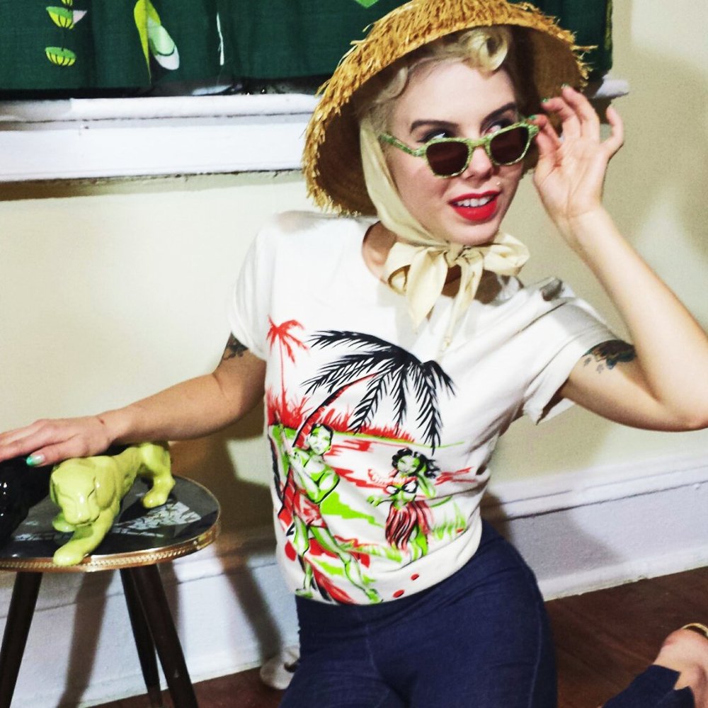 Vintage repro pinup hawaiian t shirt